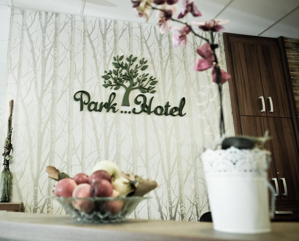 Park Hotel Дьюла Экстерьер фото