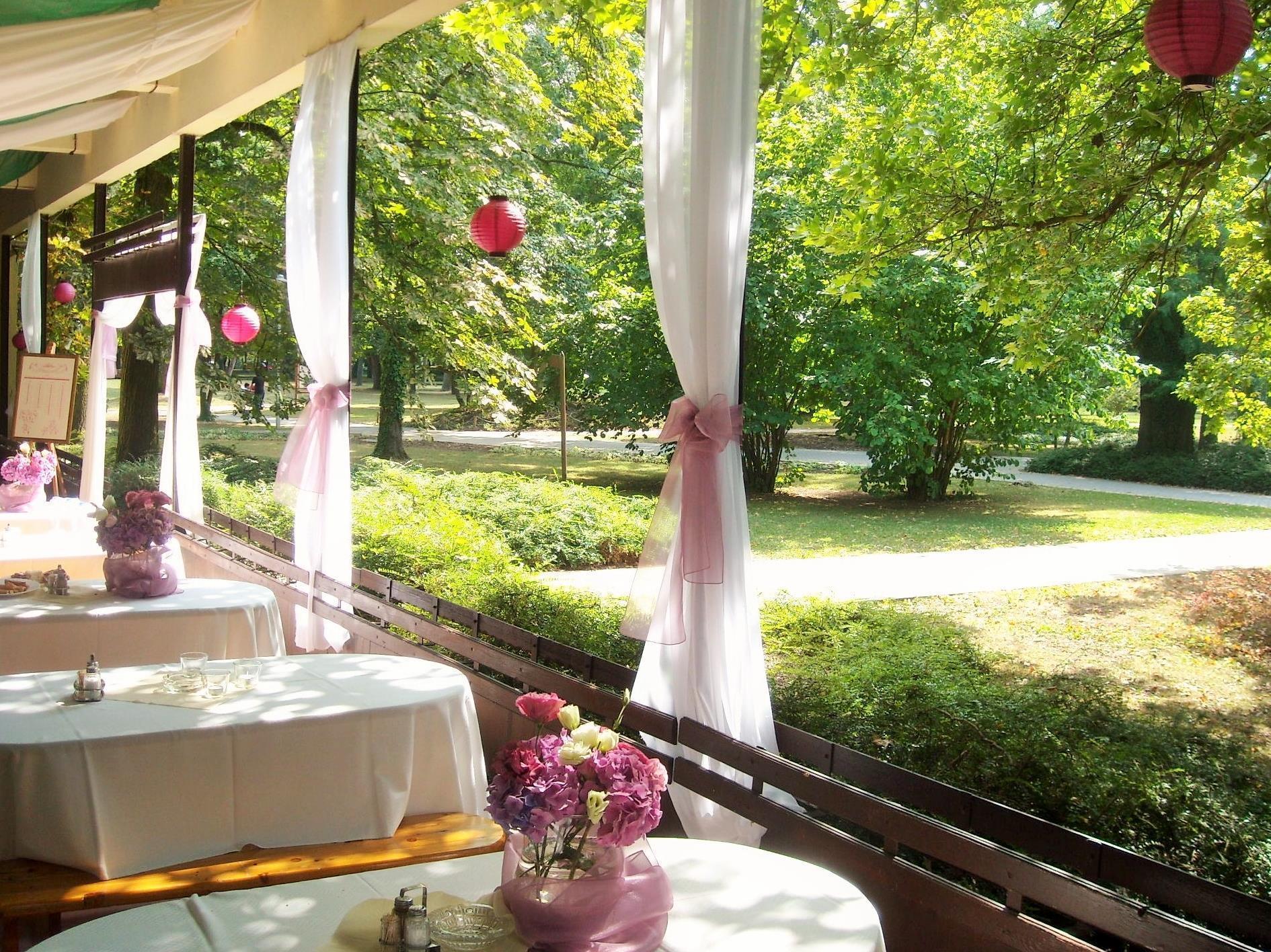 Park Hotel Дьюла Экстерьер фото