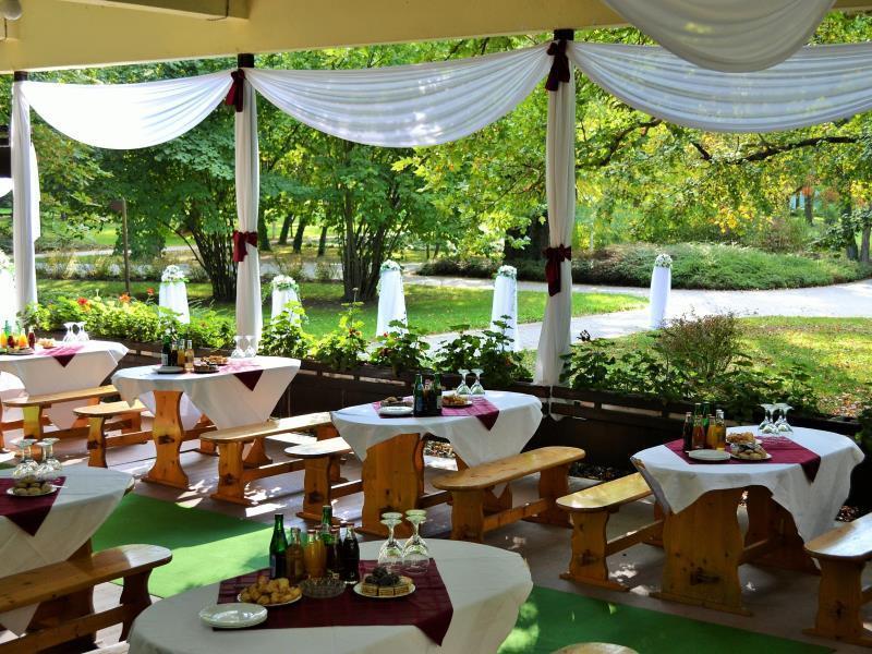 Park Hotel Дьюла Экстерьер фото